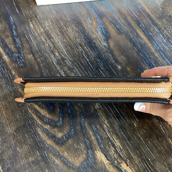Hammitt Bryant Black and Brown Colorblock Leathers Wallet - Picture 6 of 16